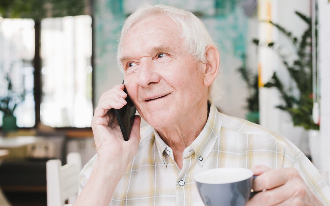 Falsche Bankmitarbeiter am Telefon: woran Senioren den Betrug erkennen