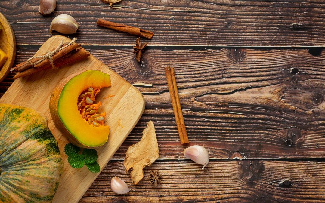 Herbstküche für Senioren: Kürbis, Kohl und Äpfel schneiden mit wenig Kraft